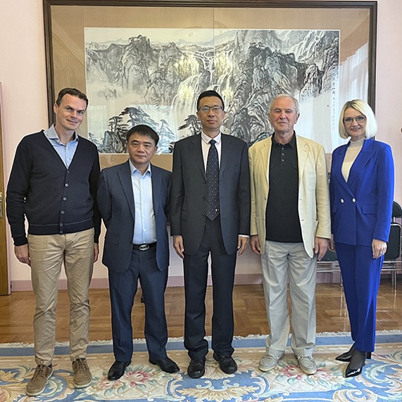 «Лазерные Компоненты» организовали встречу вице-президента Сколтеха с советником Посольства КНР